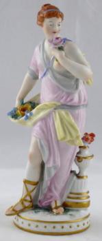 Antikes Mdchen mit Blumen - Seger Porzellan, Berl