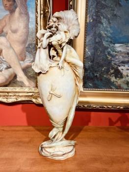 Porzellanfigur - AMPHORA, Riessner-Stellmacher a Kessel - 1900 Porzellanfigur - AMPHORA, Riessner-Stellmacher a Kessel - 1900