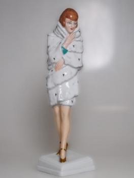 Porzellan Figur Mädchen - bemaltes Porzellan - 1925 Porzellan Figur Mädchen - bemaltes Porzellan - 1925