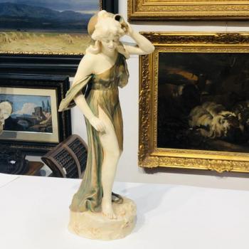 Porzellan Figur Mädchen - Bernhard Bloch, Eichwald - 1900 Porzellan Figur Mädchen - Bernhard Bloch, Eichwald - 1900