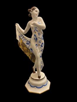 Porzellan Tänzerin - bemaltes Porzellan - Slavkov - 1920 Porzellan Tänzerin - bemaltes Porzellan - Slavkov - 1920