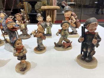 Porzellan Dekorationen - Maria Hummel - 1935 Porzellan Dekorationen - Maria Hummel - 1935