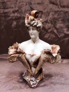 Porzellan Figur Mädchen - Ernst Wahliss, Turn Wien Austria - 1896